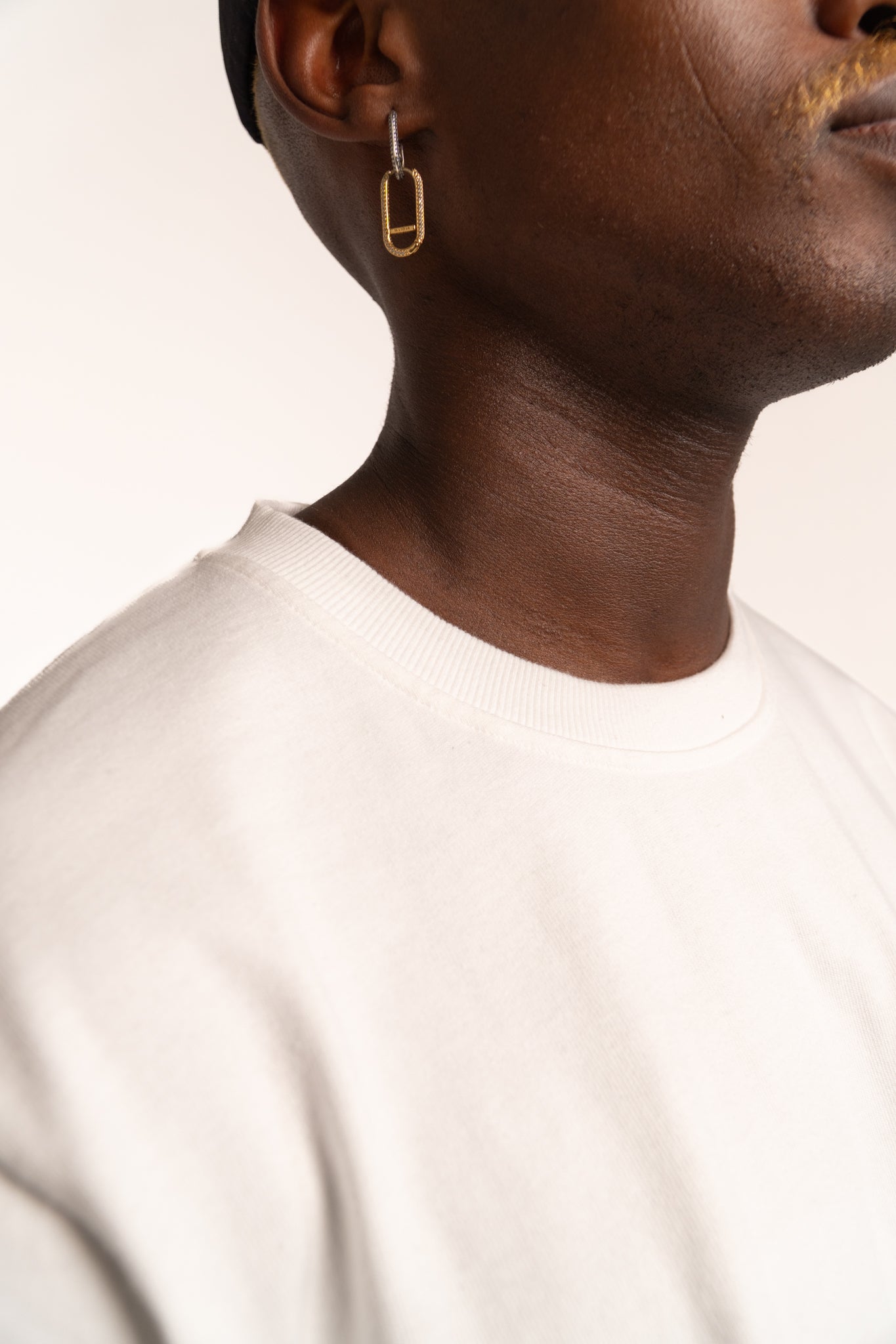 V2 (minimalist beefy tee white)