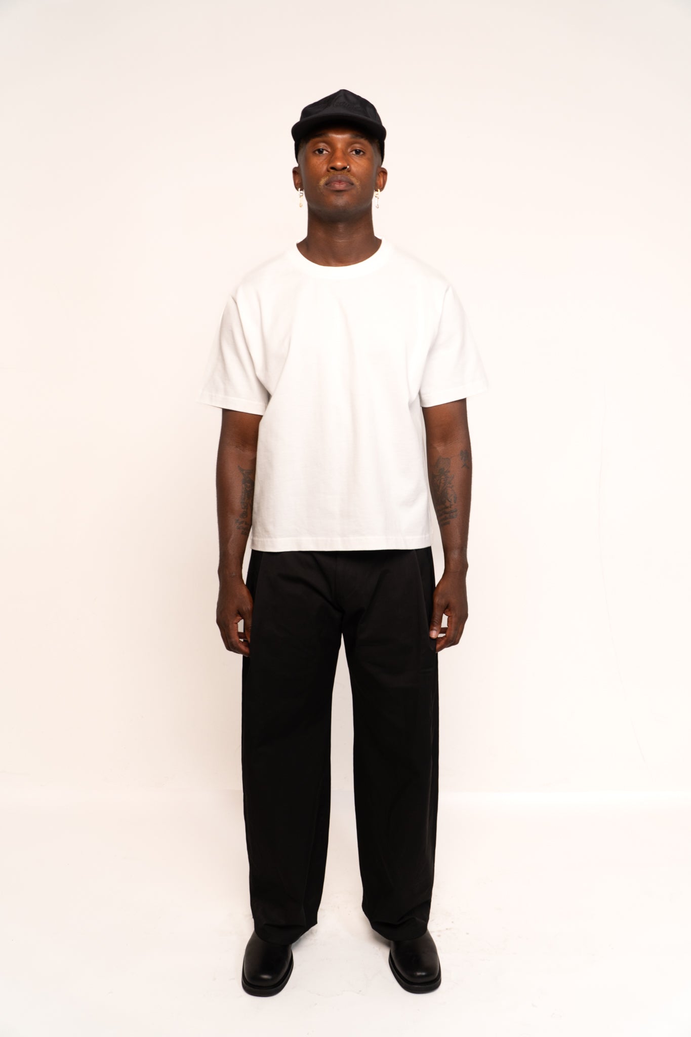 V2 (minimalist beefy tee white)