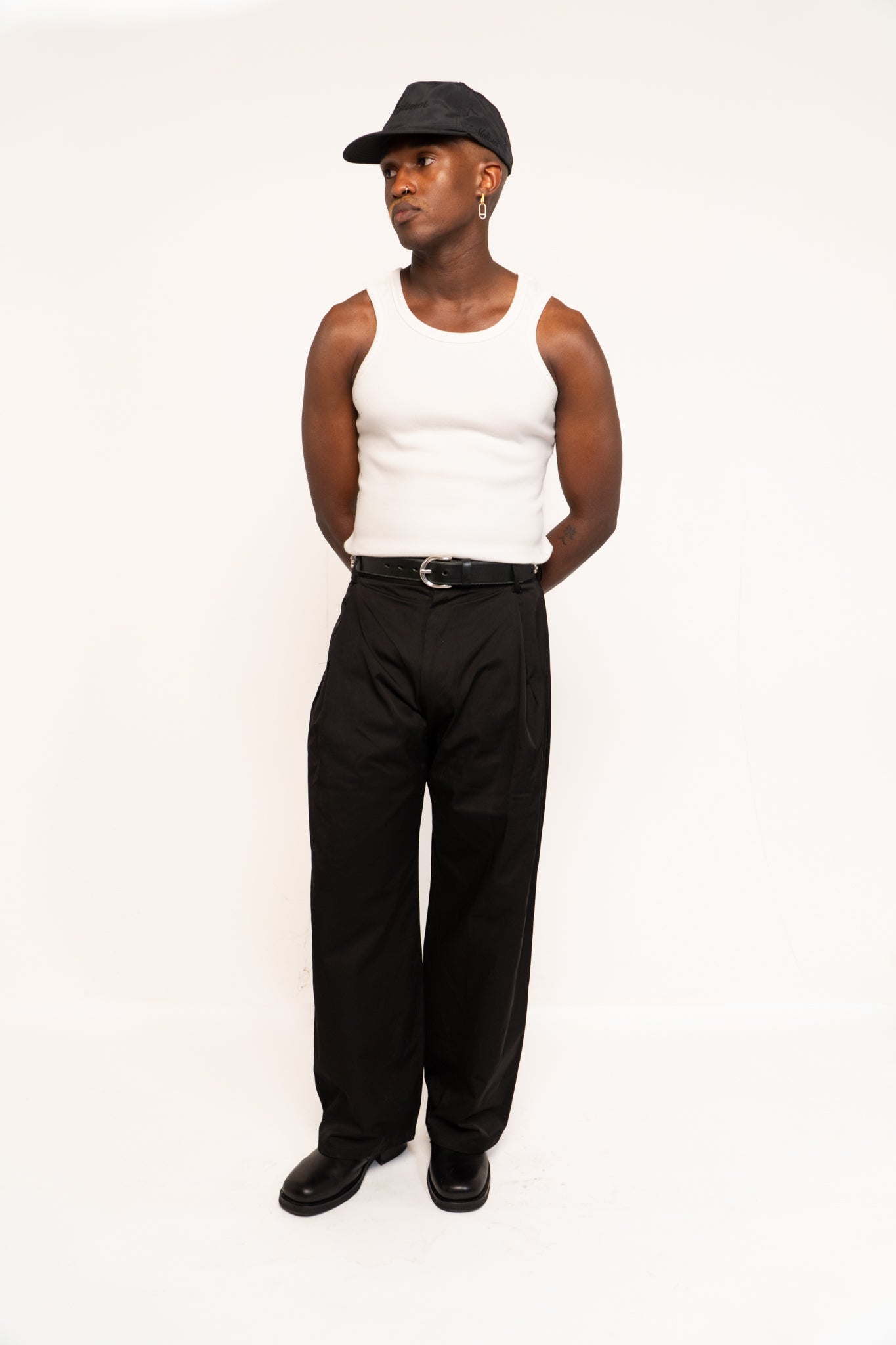 the tank (white)