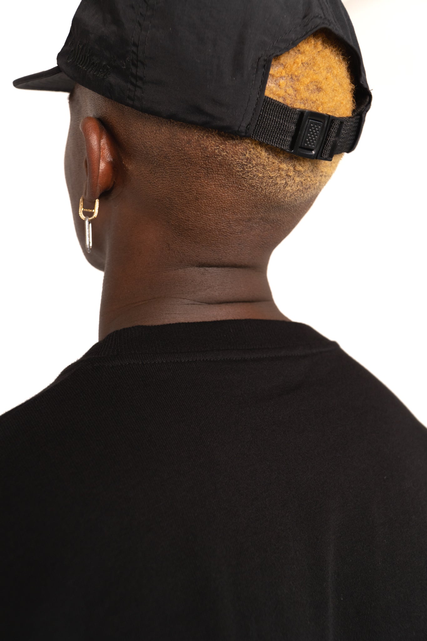 V2 (minimalist beefy tee black)