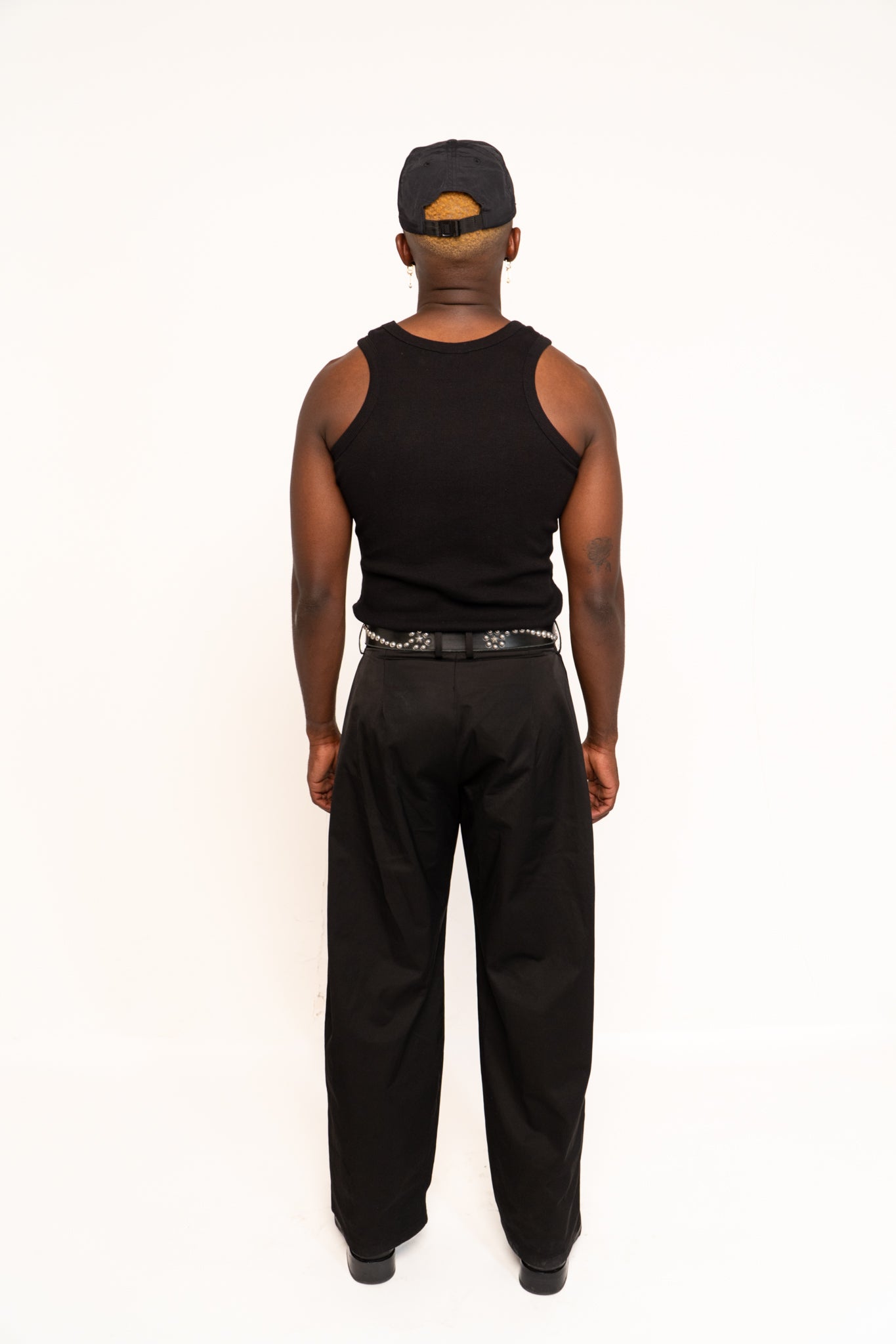 the tank (black)