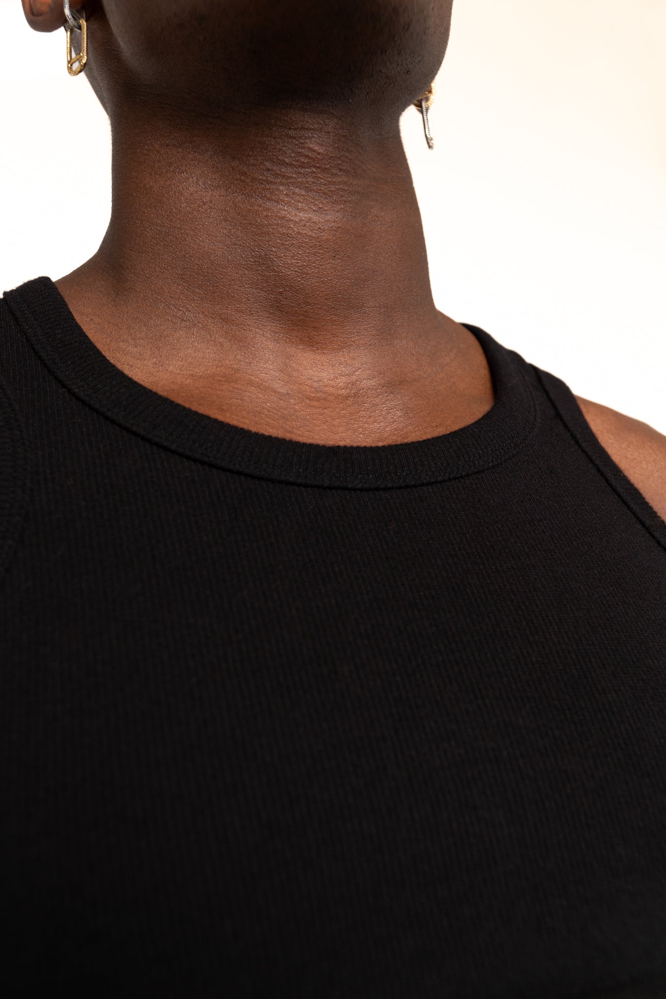 the tank (black)