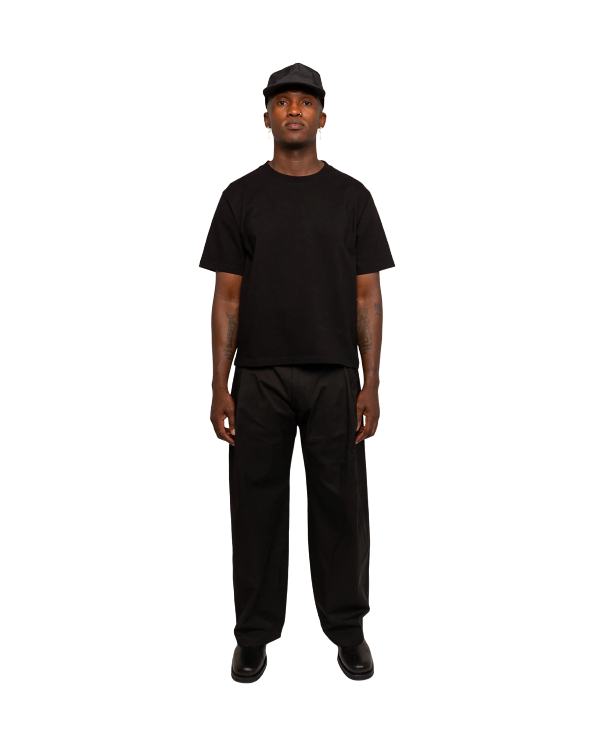 V2 (minimalist beefy tee black)