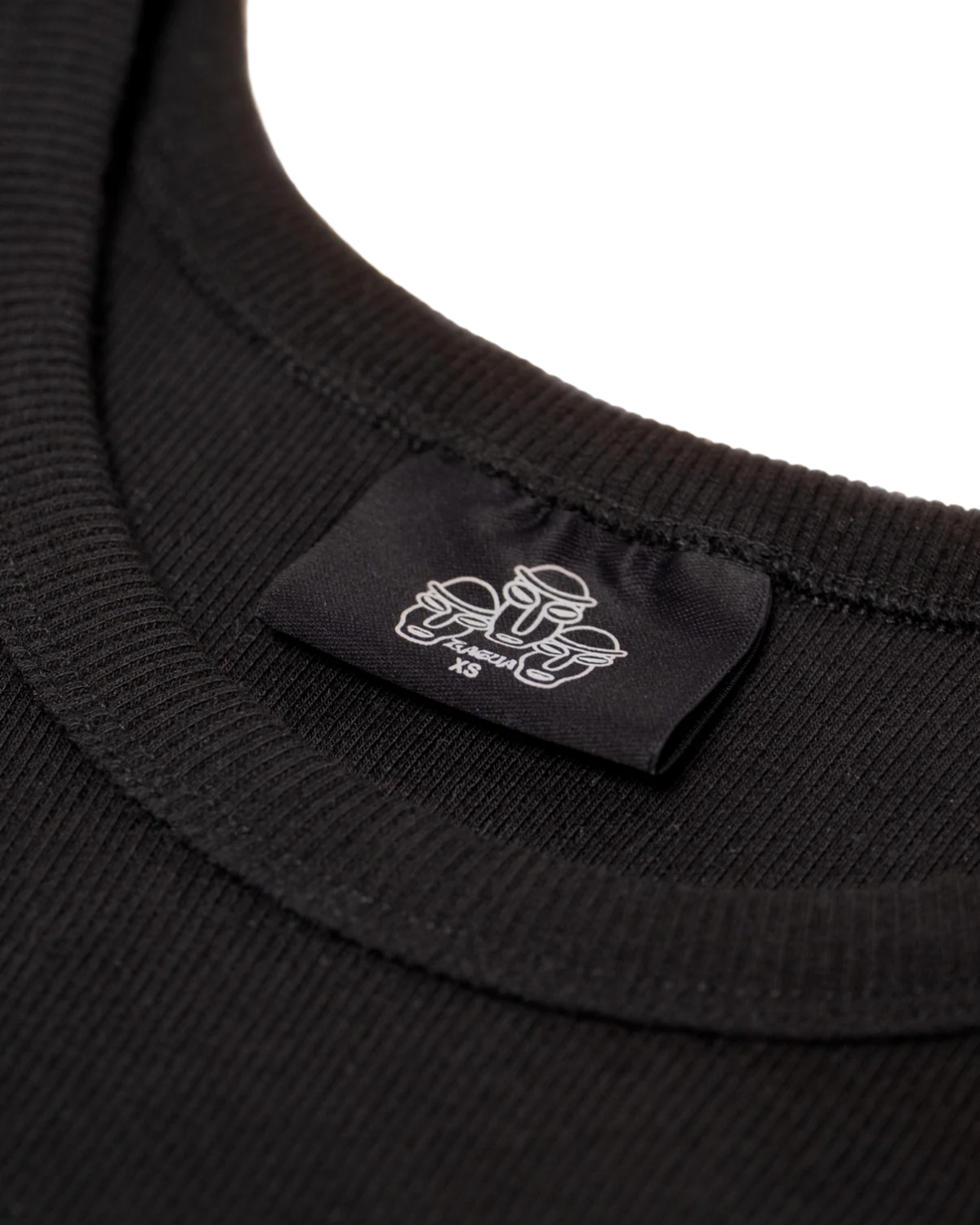 the tank (black)