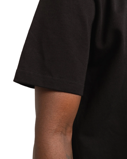 V2 (minimalist beefy tee black)
