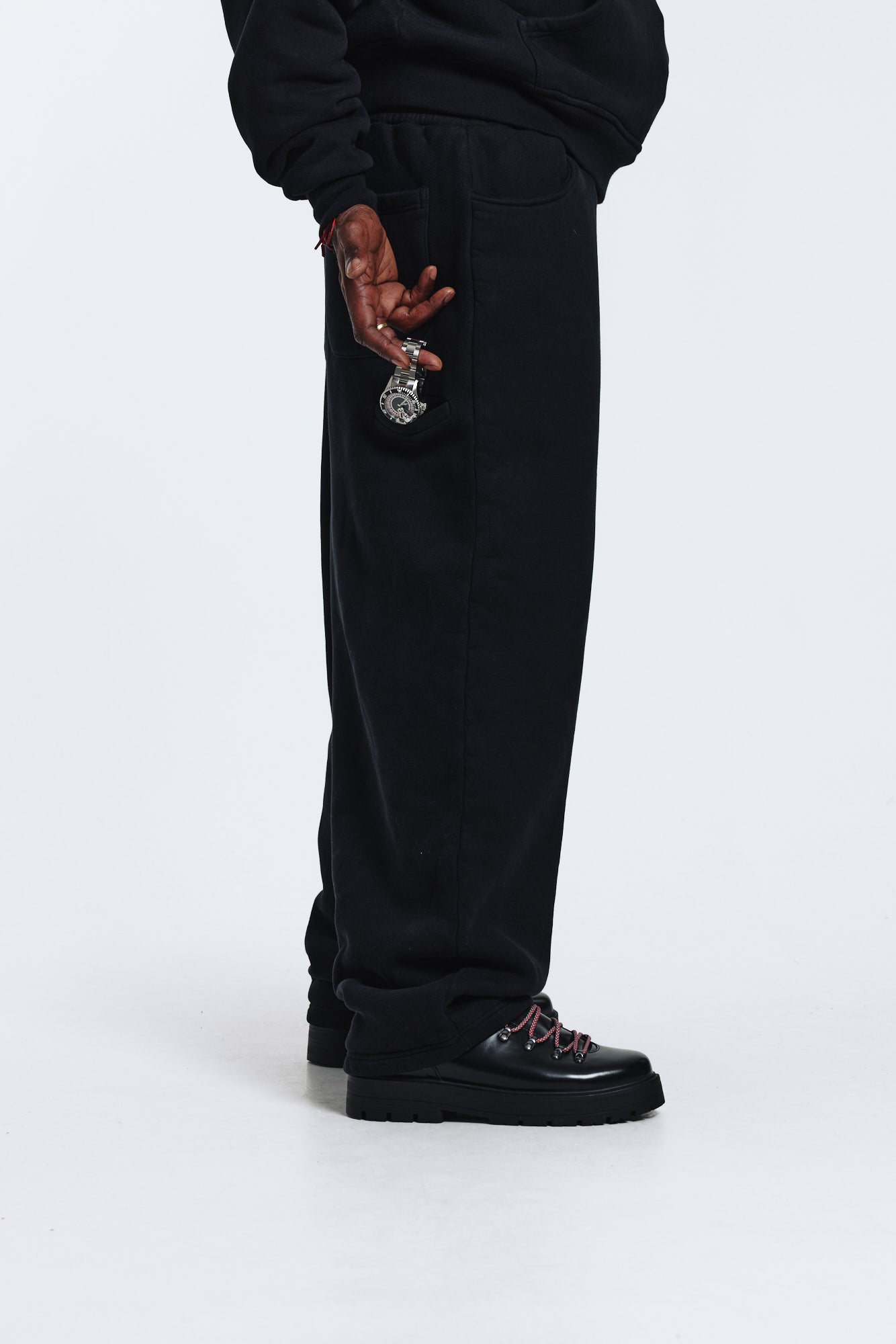 V1 JOGGERS (BLACK)